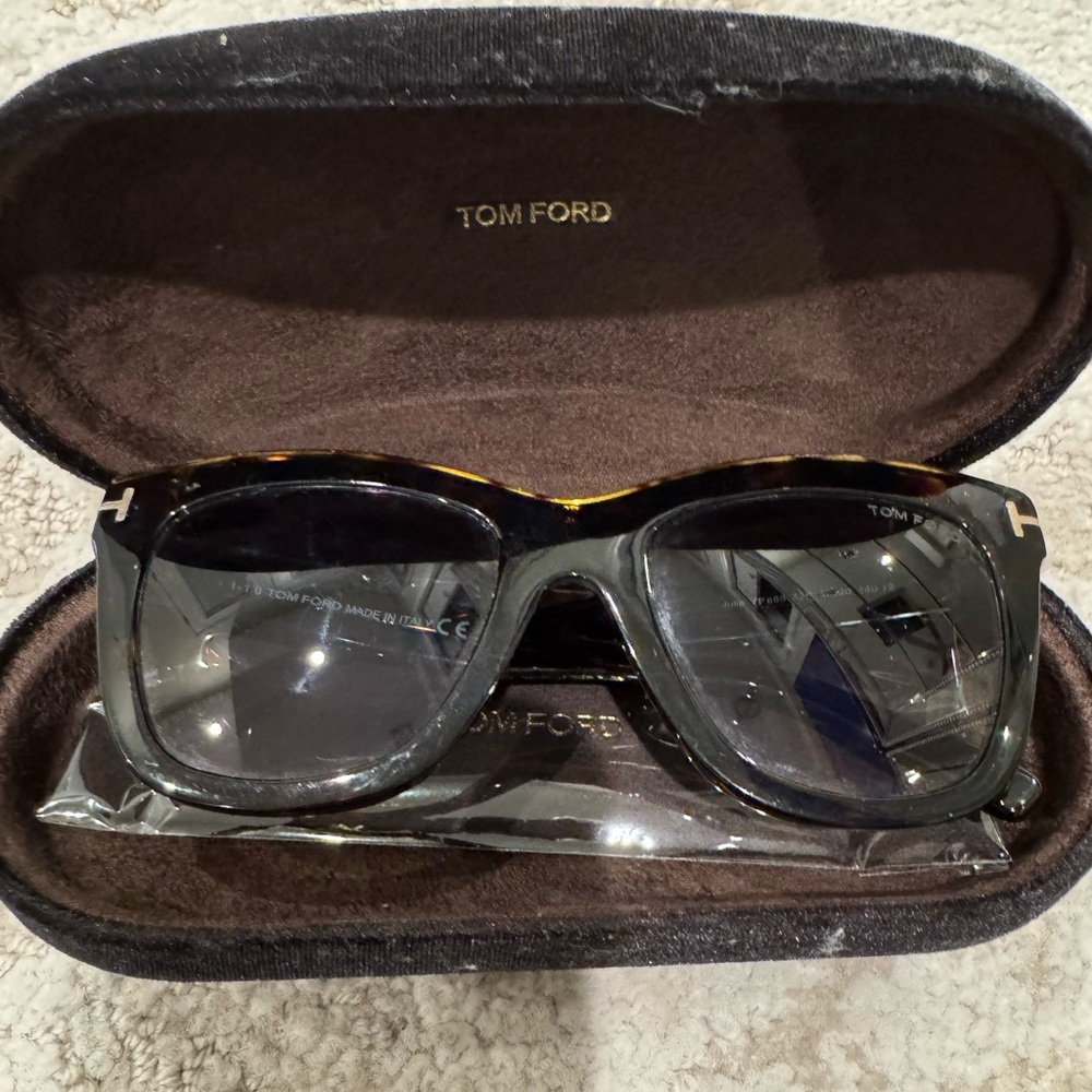 NEW Tom Ford Julie Shiny Dark Havana / Blue Gradient Sunglasses TF685 52P 52mm